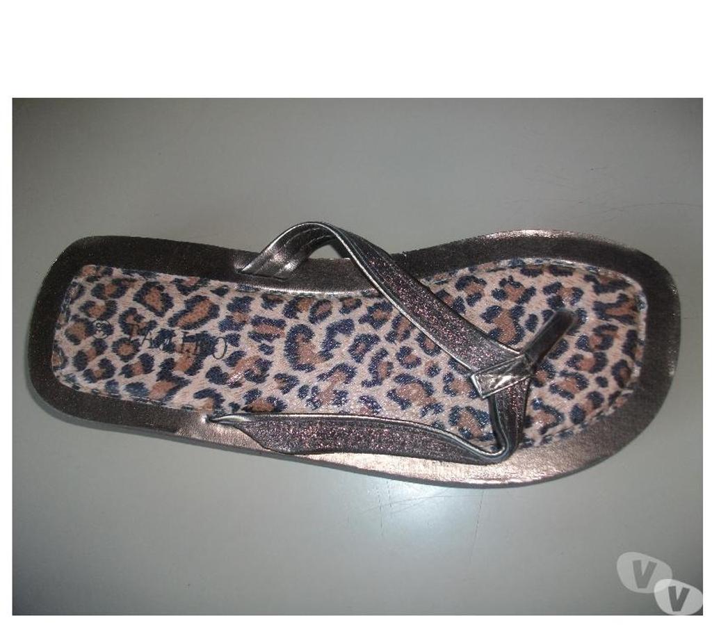Chaussures Bas-Rhin Bouxwiller - 67330 - Photos Vivastreet Paires de Tongs dorés pt 38 -neuves- à 2,50 €