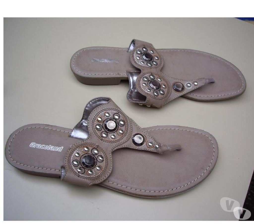 Chaussures Bas-Rhin Bouxwiller - 67330 - Photos Vivastreet Paires d'Entredoigts Beige perlés pt 39 -neufs