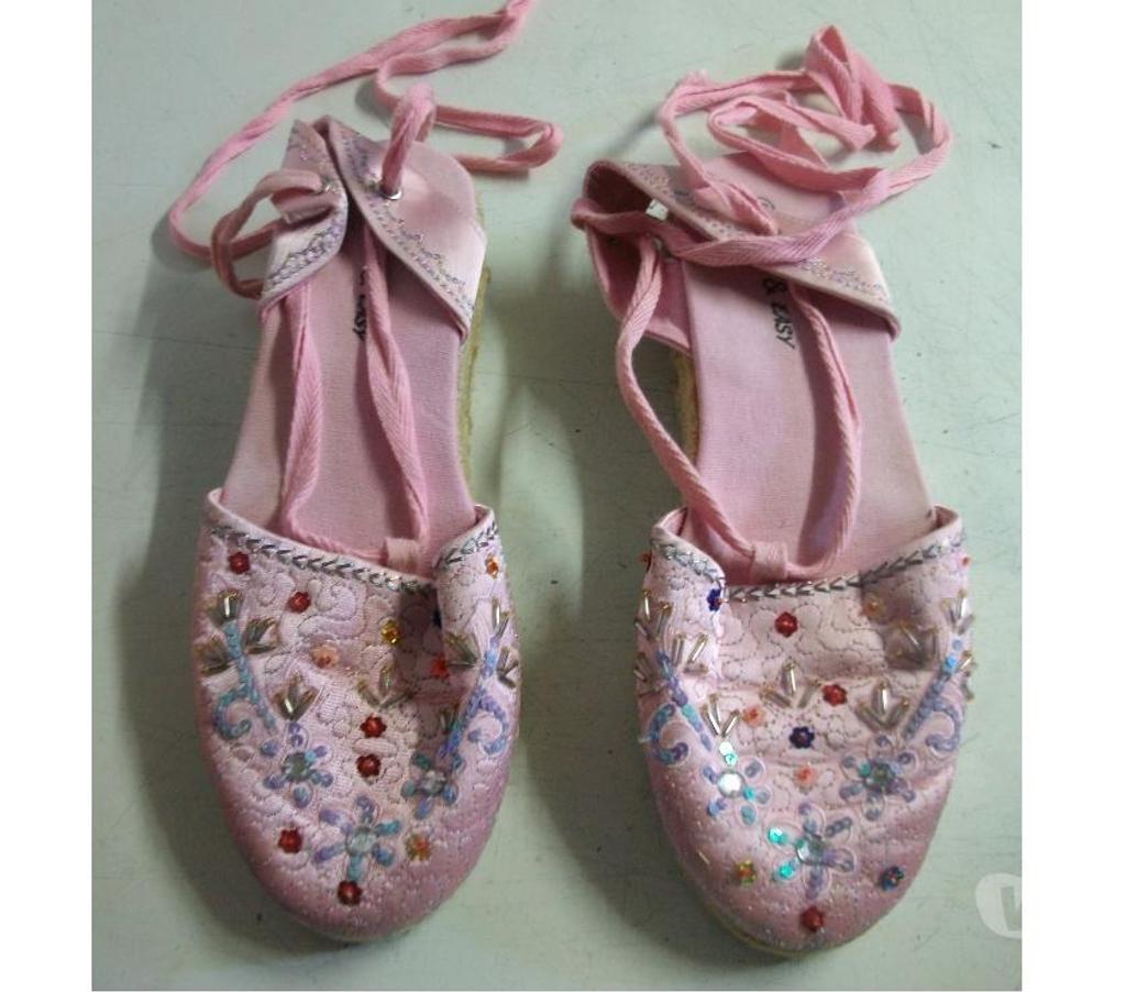 Chaussures Bas-Rhin Bouxwiller - 67330 - Photos Vivastreet Espadrilles Rose Perlées à lacets pt 38 -neuves