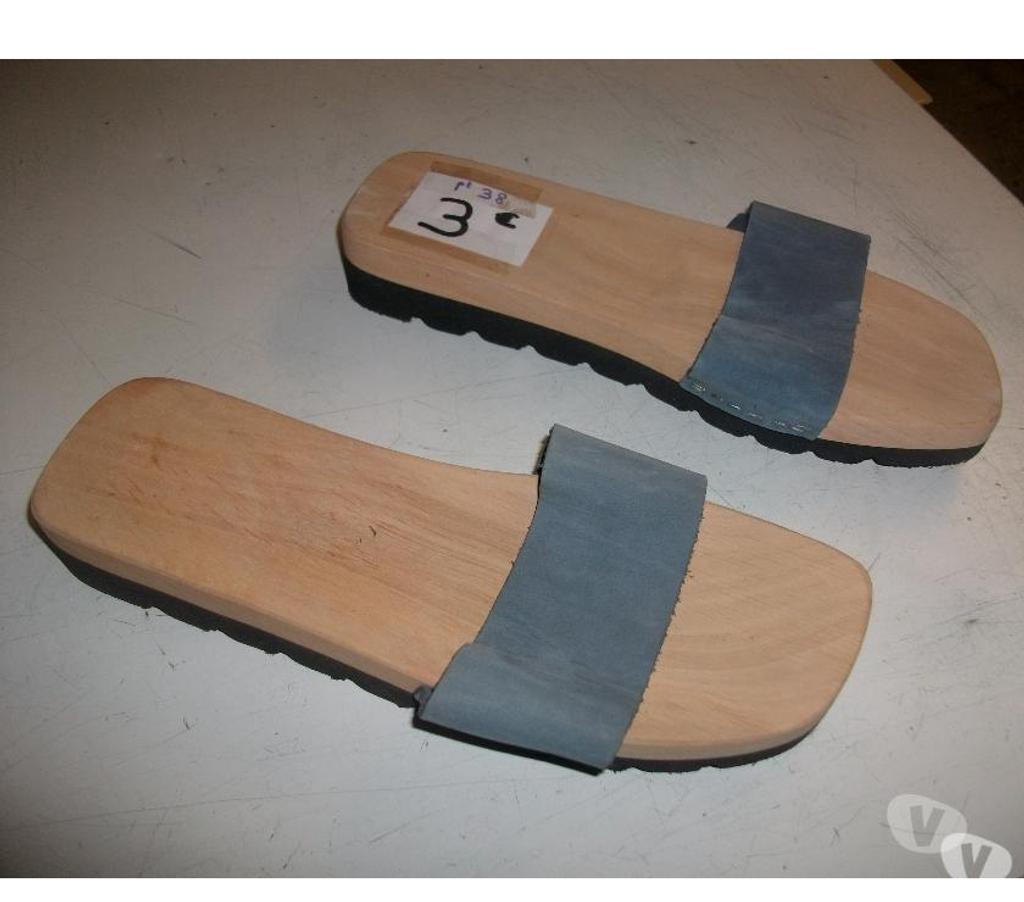 Chaussures Bas-Rhin Bouxwiller - 67330 - Photos Vivastreet Paires de MulesSabots Rose et Bleu pt 38 -neuves- à 3 €