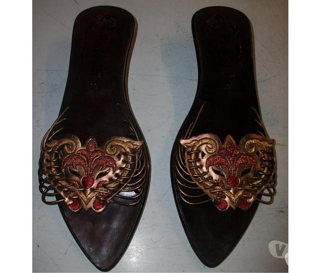 Chaussures Bas-Rhin Bouxwiller - 67330 - Photos Vivastreet Paires de Mules Brun Imprimés pt 38 à 4 € + 5 €