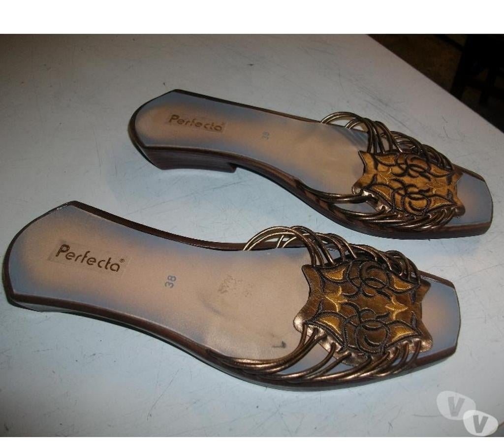 Chaussures Bas-Rhin Bouxwiller - 67330 - Photos Vivastreet Paires de Mules Brun Imprimés pt 38 à 4 € + 5 €