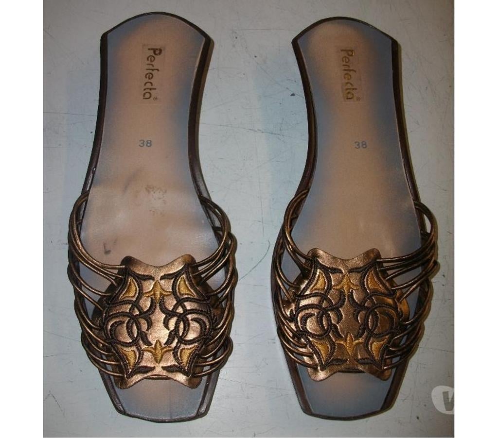 Chaussures Bas-Rhin Bouxwiller - 67330 - Photos Vivastreet Paires de Mules Brun Imprimés pt 38 à 4 € + 5 €