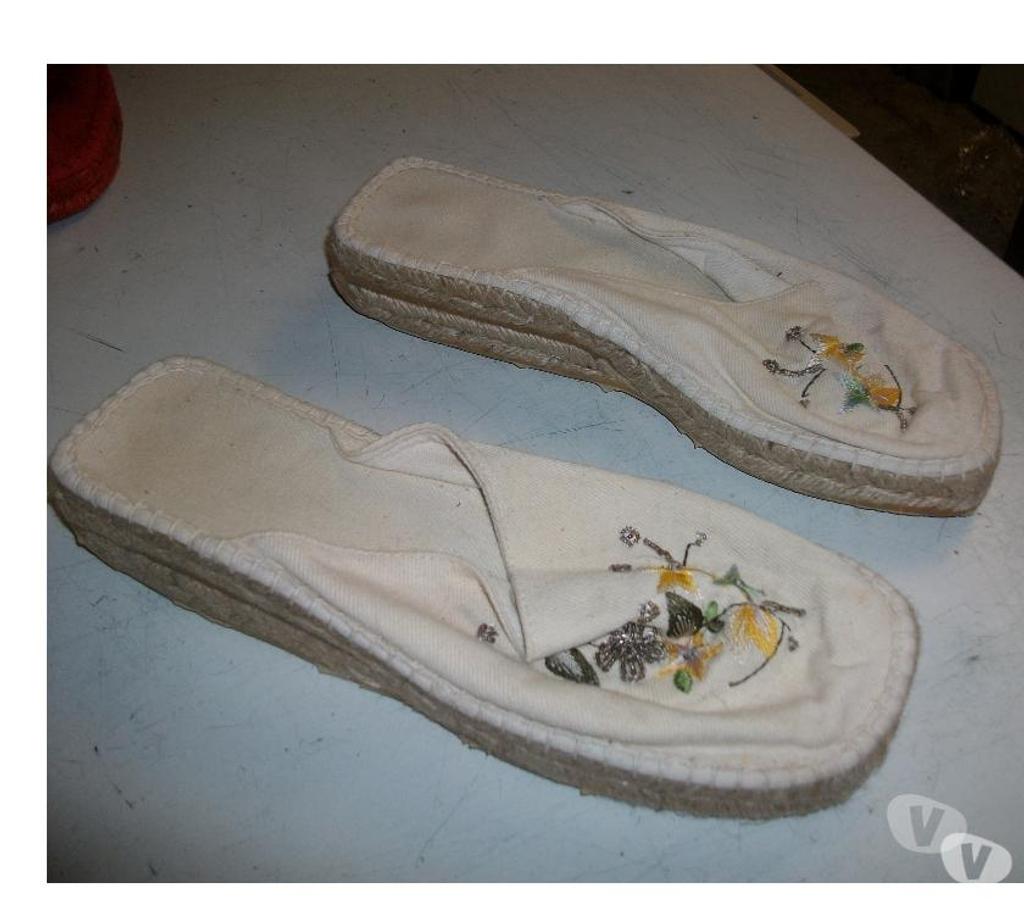 Chaussures Bas-Rhin Bouxwiller - 67330 - Photos Vivastreet Paires de Mules sabots en espadrilles pt 38 à 3,50 €