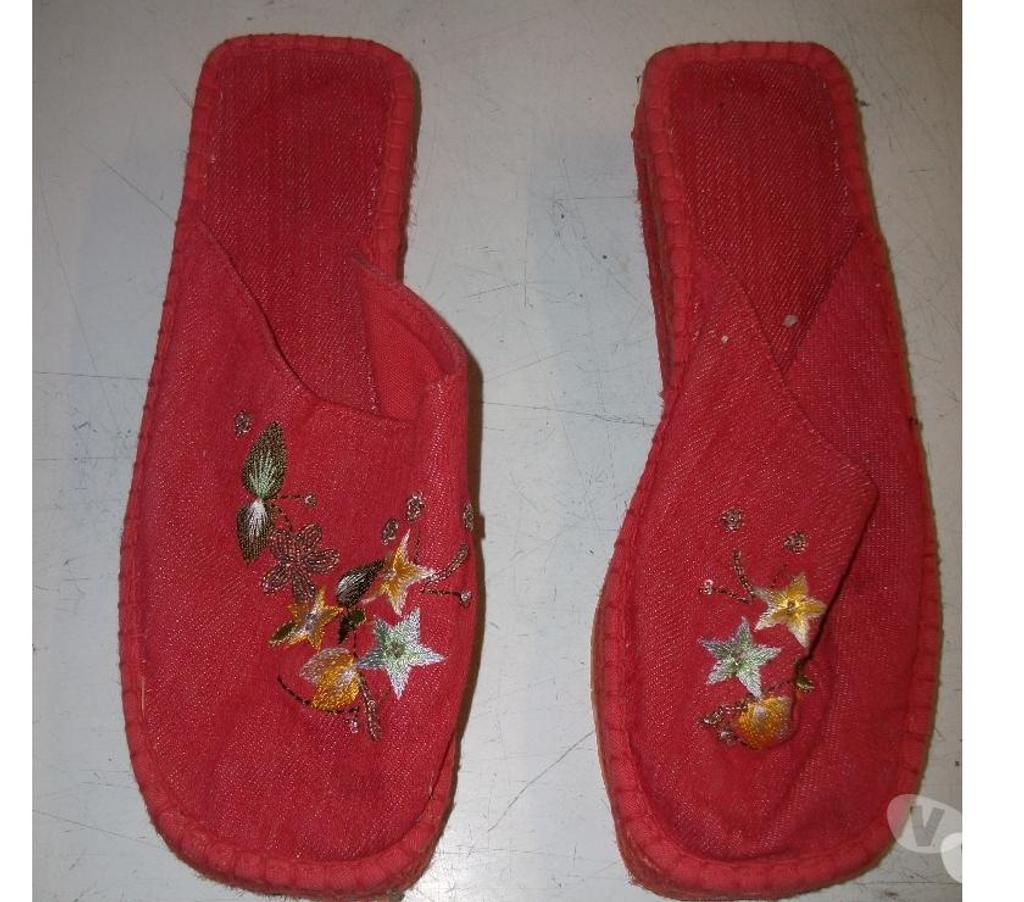 Chaussures Bas-Rhin Bouxwiller - 67330 - Photos Vivastreet Paires de Mules sabots en espadrilles pt 38 à 3,50 €