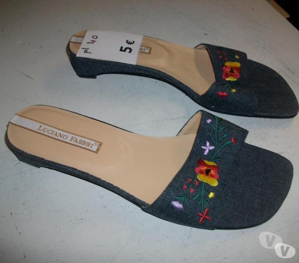 Chaussures Bas-Rhin Bouxwiller - 67330 - Photos Vivastreet Mules Bleu Jean à fleurs pt 40-neuves- à 5 €