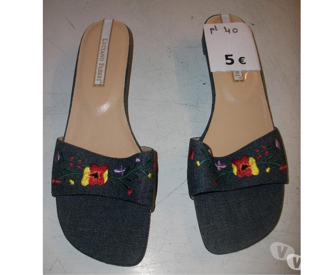 Chaussures Bas-Rhin Bouxwiller - 67330 - Photos Vivastreet Mules Bleu Jean à fleurs pt 40-neuves- à 5 €