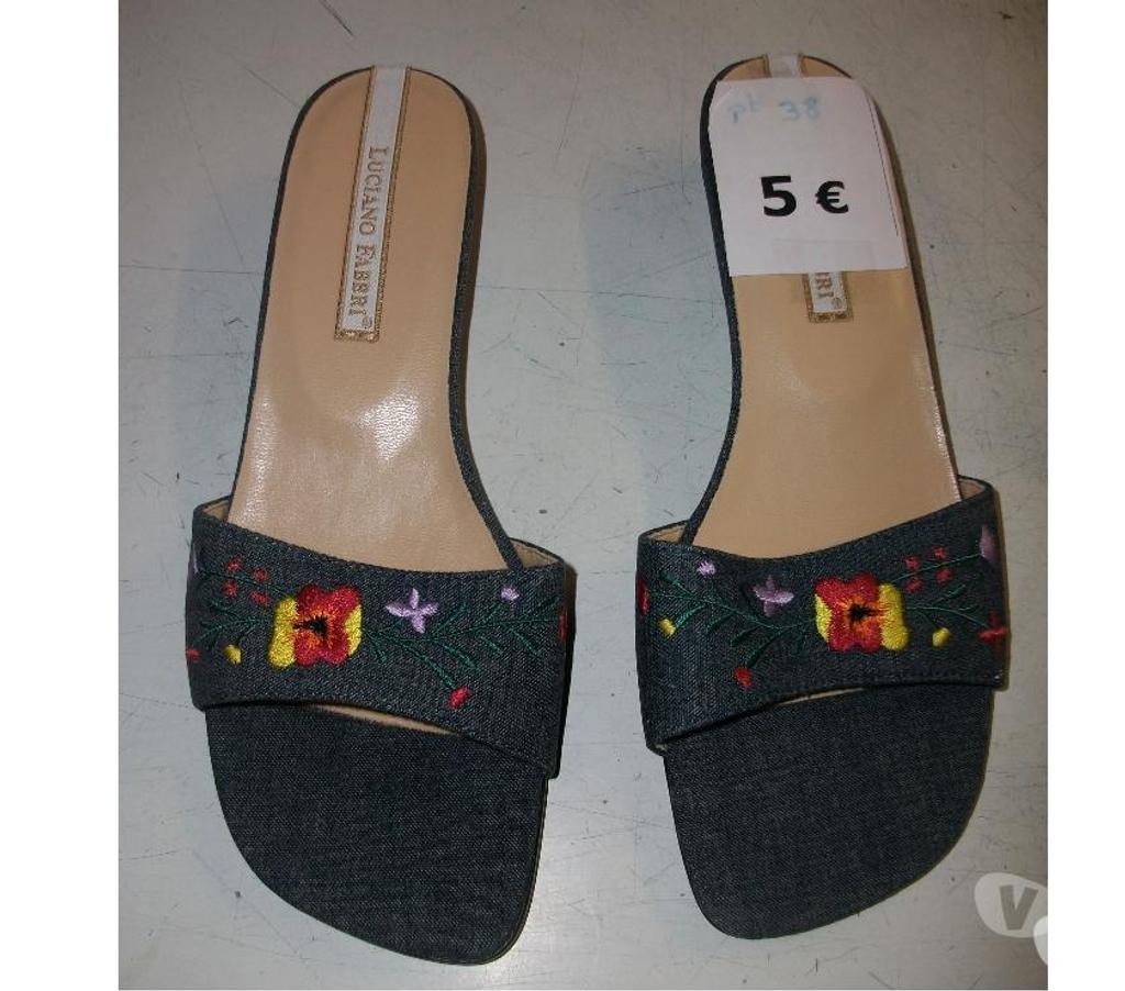 Chaussures Bas-Rhin Bouxwiller - 67330 - Photos Vivastreet Mules Bleu Jean à fleurs pt 38 -neuves- à 5 €