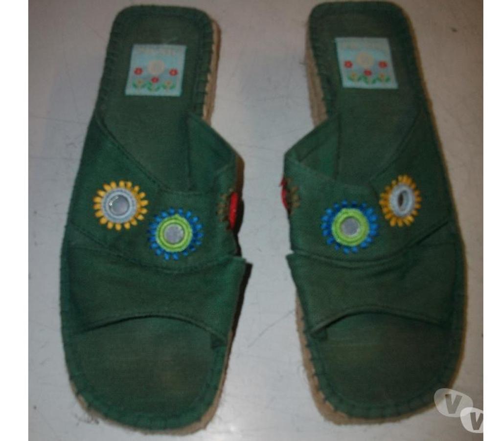 Chaussures Bas-Rhin Bouxwiller - 67330 - Photos Vivastreet Mules en espadrilles Vert Sapin pt 38 à 3,50 €