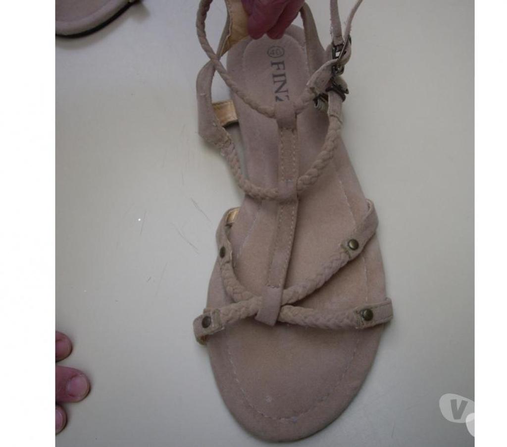 Chaussures Bas-Rhin Bouxwiller - 67330 - Photos Vivastreet Nu-pieds Beige daim pt 40 à 4 €