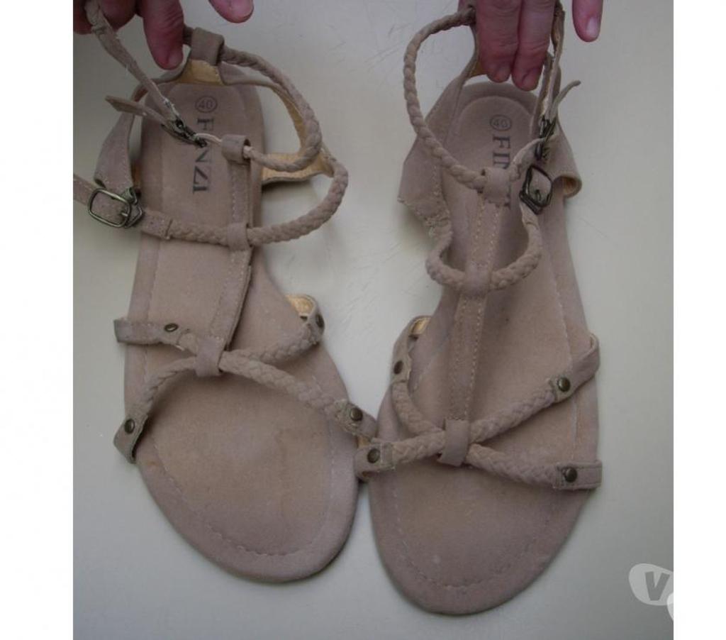 Chaussures Bas-Rhin Bouxwiller - 67330 - Photos Vivastreet Nu-pieds Beige daim pt 40 à 4 €