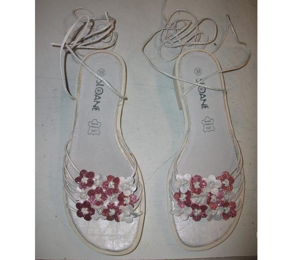 Chaussures Bas-Rhin Bouxwiller - 67330 - Photos Vivastreet Sandales spartiates Blanc Fleuri Rose pt 38-neuves-