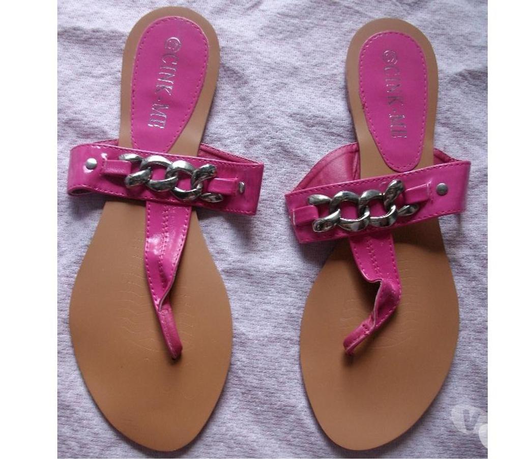 Chaussures Bas-Rhin Bouxwiller - 67330 - Photos Vivastreet Paires de Nu-pieds entredoigts Noir et Fuchsia pt 40