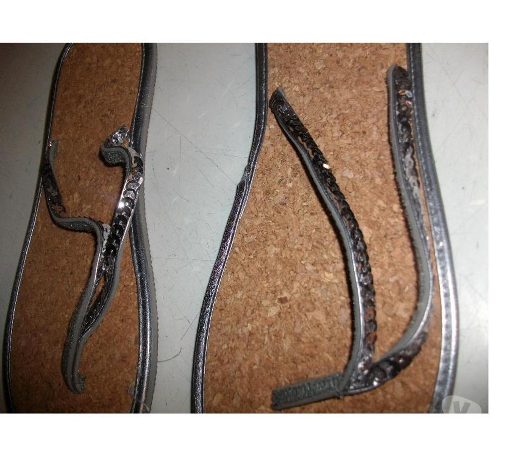 Chaussures Bas-Rhin Bouxwiller - 67330 - Photos Vivastreet Tongs Argentés Pailletés pt 40 -neufs- à 3 €