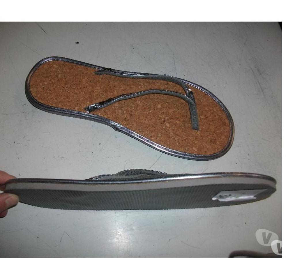 Chaussures Bas-Rhin Bouxwiller - 67330 - Photos Vivastreet Tongs Argentés Pailletés pt 40 -neufs- à 3 €