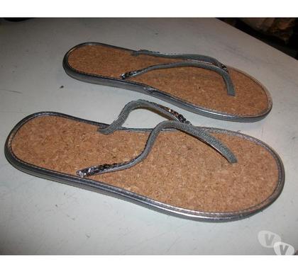 Chaussures et bottes occasion Bouxwiller Bas-Rhin - Photos Vivastreet Tongs Argentés Pailletés pt 40 -neufs- à 3 €