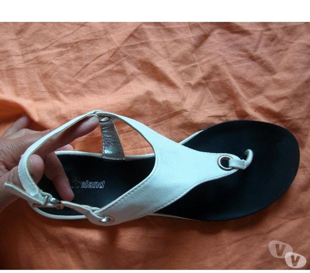 Chaussures Bas-Rhin Bouxwiller - 67330 - Photos Vivastreet Nu-pieds entredoigts Blanc pt 40 à 5 €