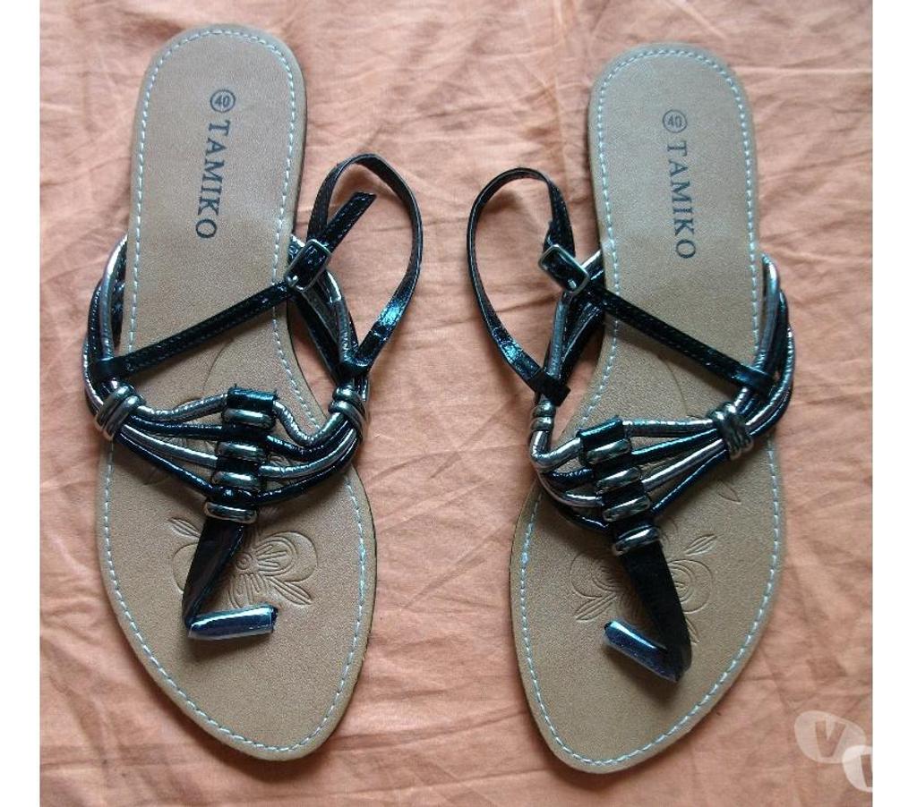 Chaussures Bas-Rhin Bouxwiller - 67330 - Photos Vivastreet Nu-pieds-Entredoigts Noir Argentés-neufs- à 5 €