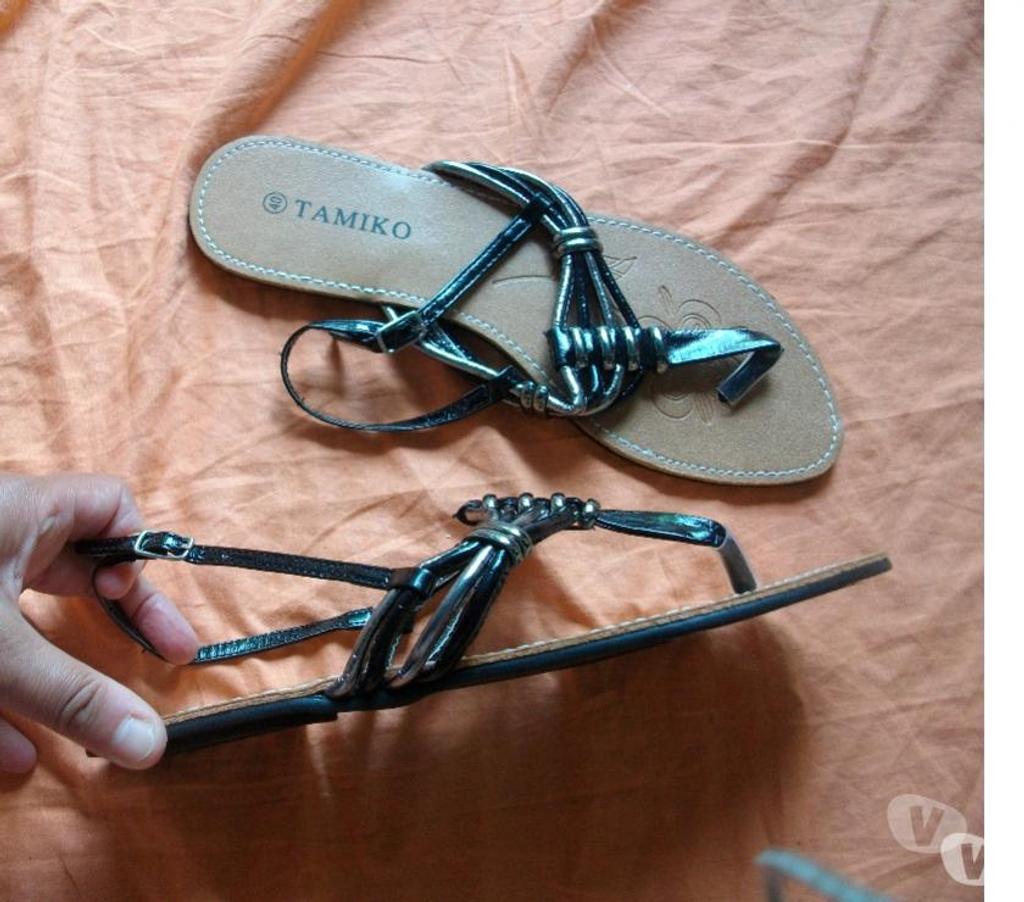 Chaussures Bas-Rhin Bouxwiller - 67330 - Photos Vivastreet Nu-pieds-Entredoigts Noir Argentés-neufs- à 5 €