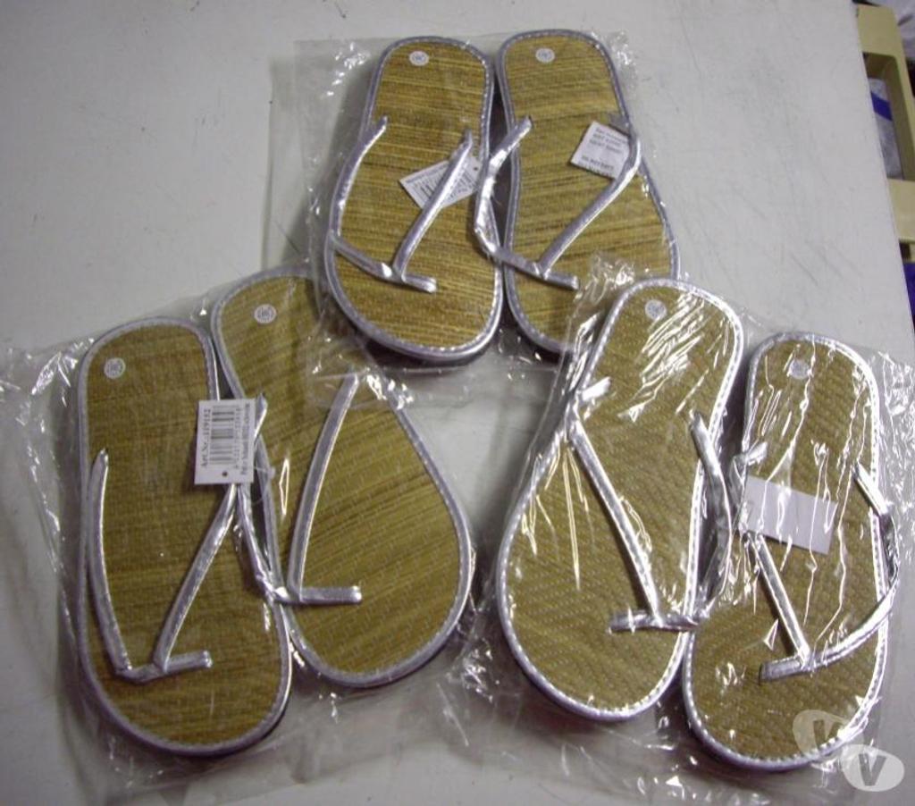 Chaussures Bas-Rhin Bouxwiller - 67330 - Photos Vivastreet Paires de Tongs Dorés et Argentés pt 39-neufs- à 2,50 €