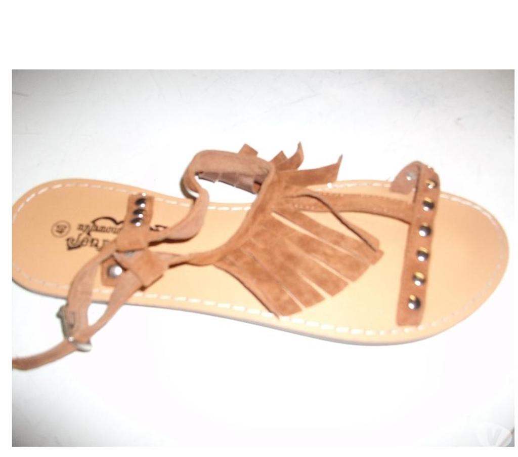 Chaussures Bas-Rhin Bouxwiller - 67330 - Photos Vivastreet Nu-pieds Brun à franges pt 40 -neuves- à 5 €
