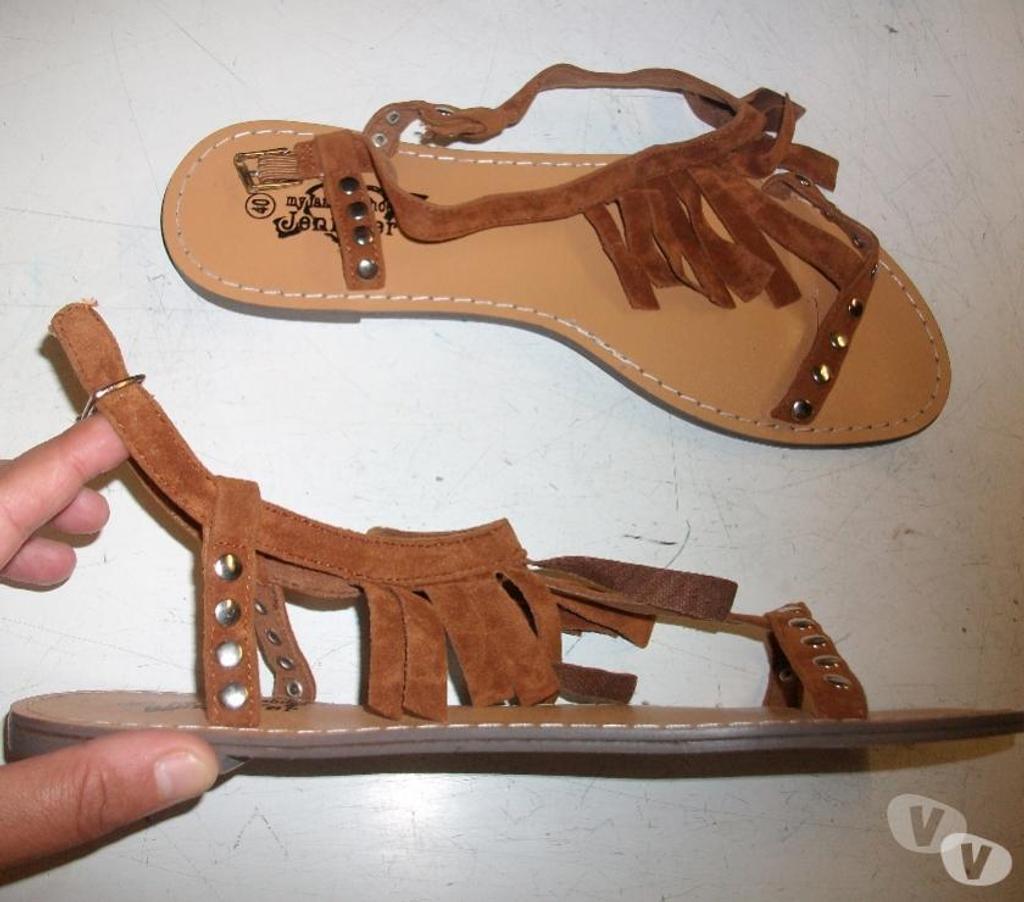 Chaussures Bas-Rhin Bouxwiller - 67330 - Photos Vivastreet Nu-pieds Brun à franges pt 40 -neuves- à 5 €