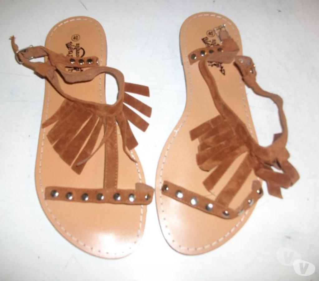 Chaussures Bas-Rhin Bouxwiller - 67330 - Photos Vivastreet Nu-pieds Brun à franges pt 40 -neuves- à 5 €