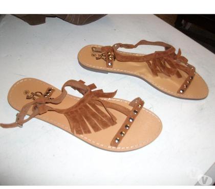 Chaussures occasion Bouxwiller Bas-Rhin - Photos Vivastreet Nu-pieds Brun à franges pt 40 -neuves- à 5 €