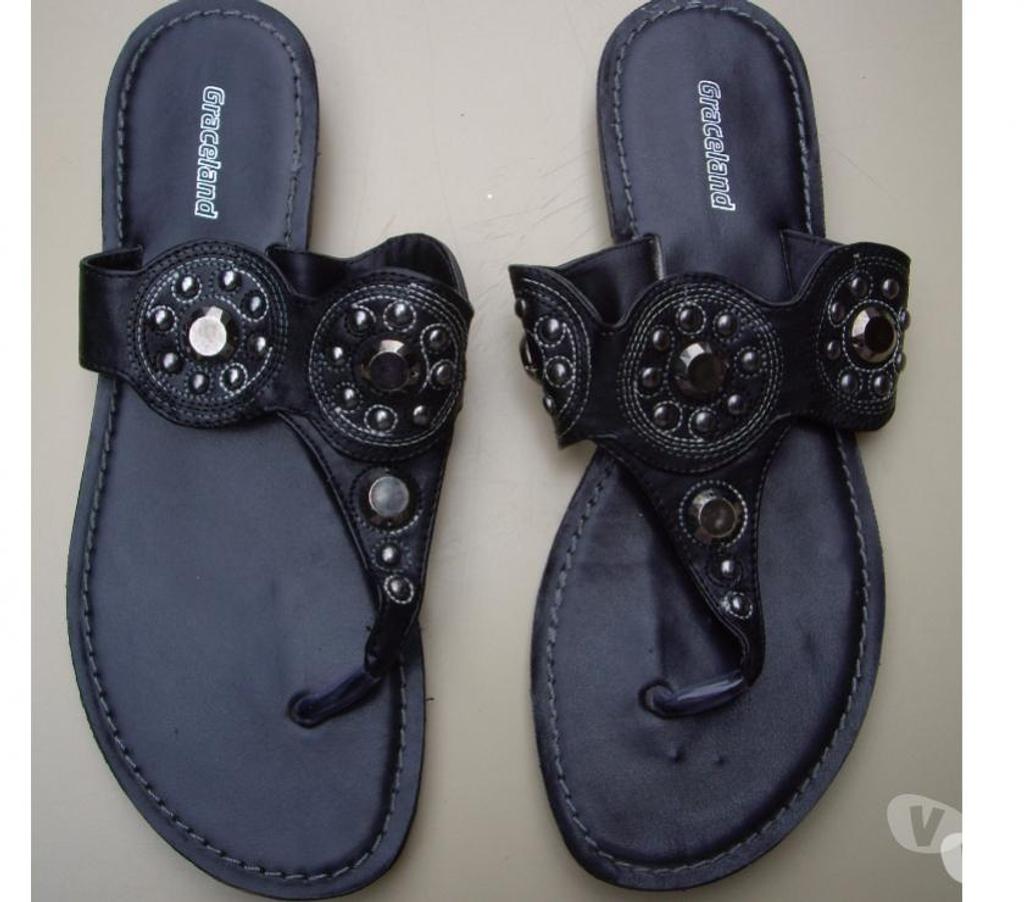 Chaussures Bas-Rhin Bouxwiller - 67330 - Photos Vivastreet Entredoigts Noir perlés pointure 39 -neufs- à 6 €