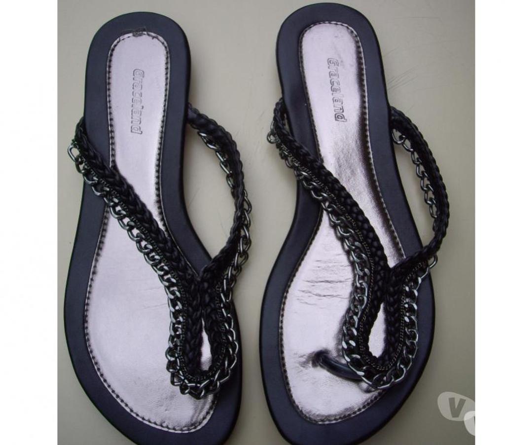 Chaussures Bas-Rhin Bouxwiller - 67330 - Photos Vivastreet Entredoigts Noir Cloutés pointure 39 -neufs- à 7 €