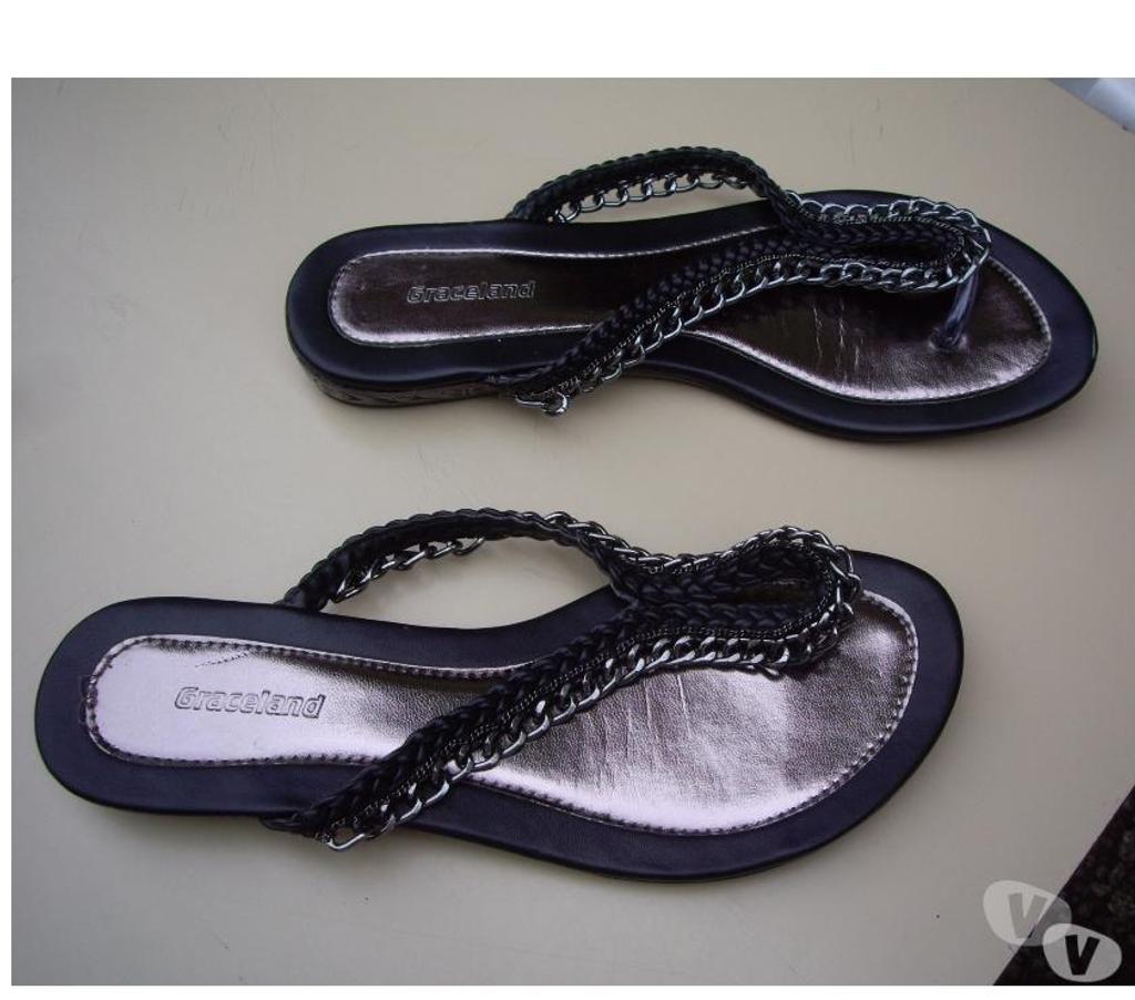 Chaussures Bas-Rhin Bouxwiller - 67330 - Photos Vivastreet Entredoigts Noir Cloutés pointure 39 -neufs- à 7 €