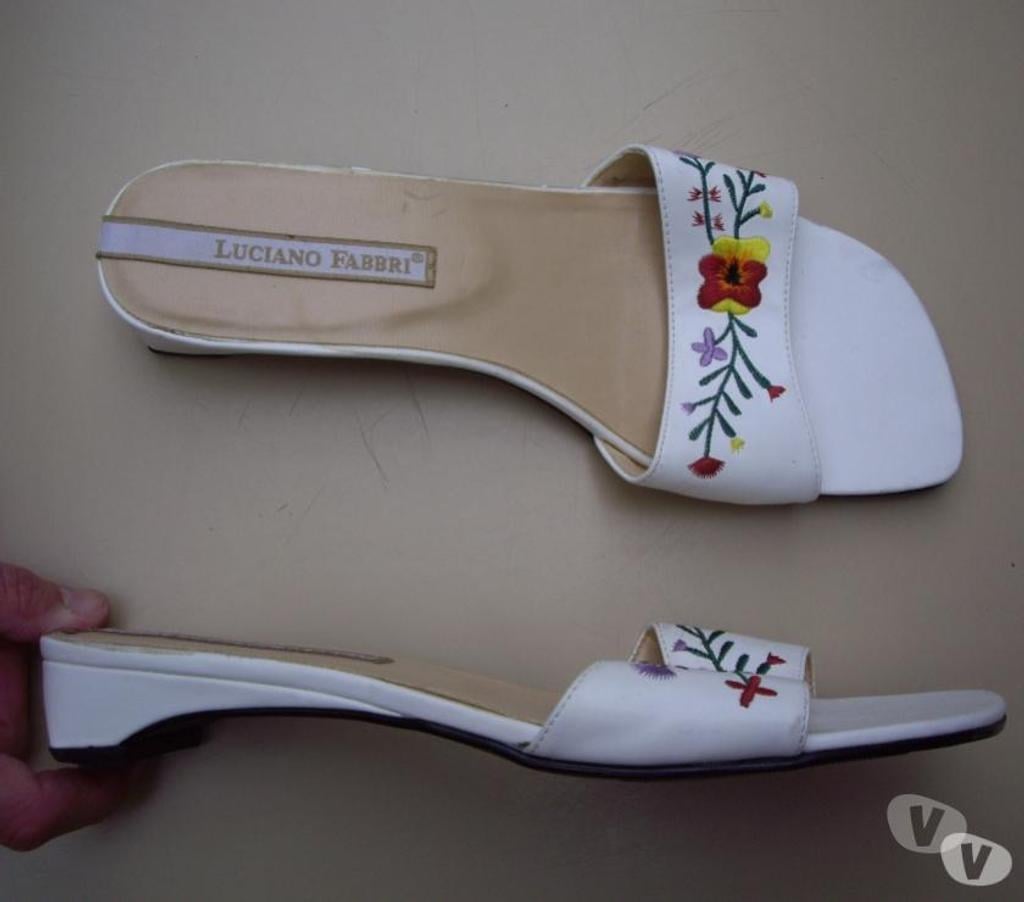 Chaussures Bas-Rhin Bouxwiller - 67330 - Photos Vivastreet Mules Blanc à fleurs pointure 39 à 4 €