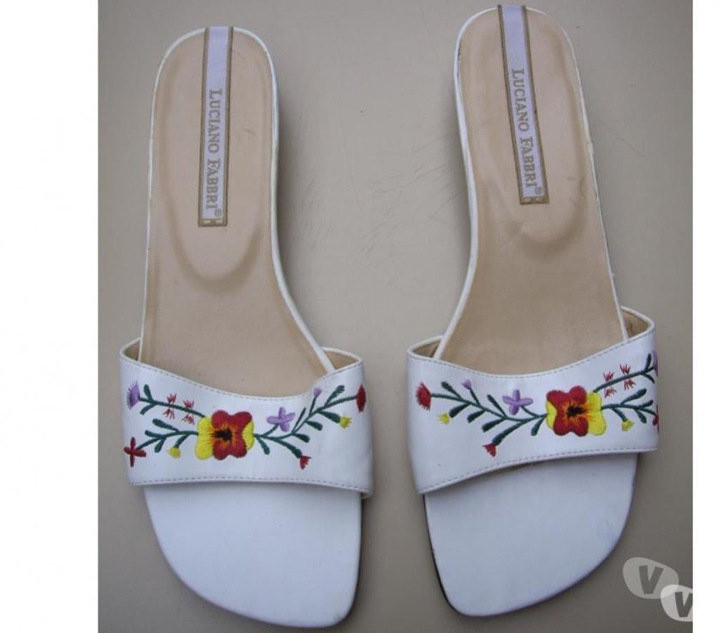 Chaussures Bas-Rhin Bouxwiller - 67330 - Photos Vivastreet Mules Blanc à fleurs pointure 39 à 4 €