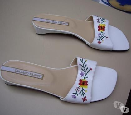 Chaussures et bottes occasion Bouxwiller Bas-Rhin - Photos Vivastreet Mules Blanc à fleurs pointure 39 à 4 €