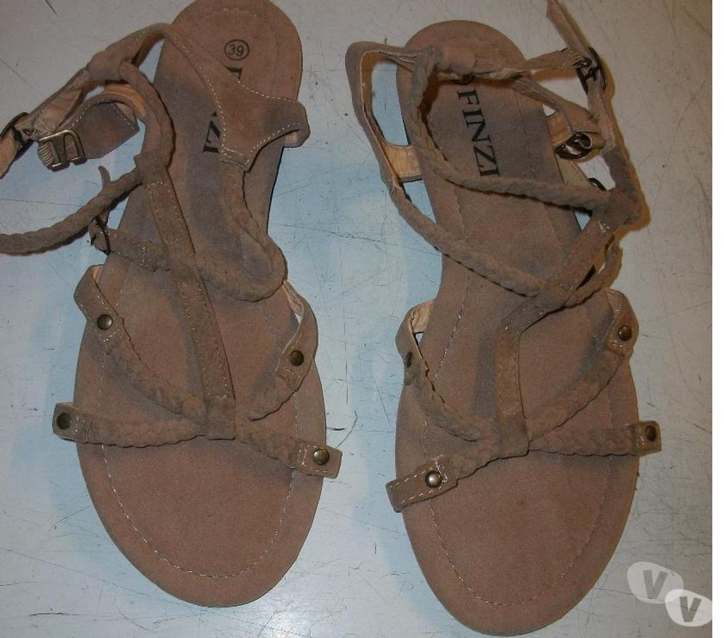 Chaussures Bas-Rhin Bouxwiller - 67330 - Photos Vivastreet Sandales Beige bride croisée pt 39-neuves- à 5 €