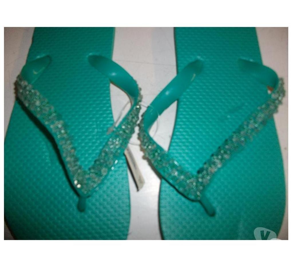 Chaussures Bas-Rhin Bouxwiller - 67330 - Photos Vivastreet Paires de Tongs Vert Perlé pt 37-38 neufs- à 2,50 €