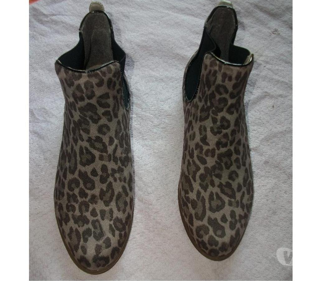 Chaussures Bas-Rhin Bouxwiller - 67330 - Photos Vivastreet Bottillons Imprimé Léopard Brun pointure 37 -neufs- à 5 €
