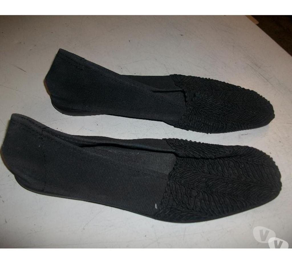 Chaussures Bas-Rhin Bouxwiller - 67330 - Photos Vivastreet Ballerines Noir devant Tressé pointure 38 -neuves- à 3,50 €