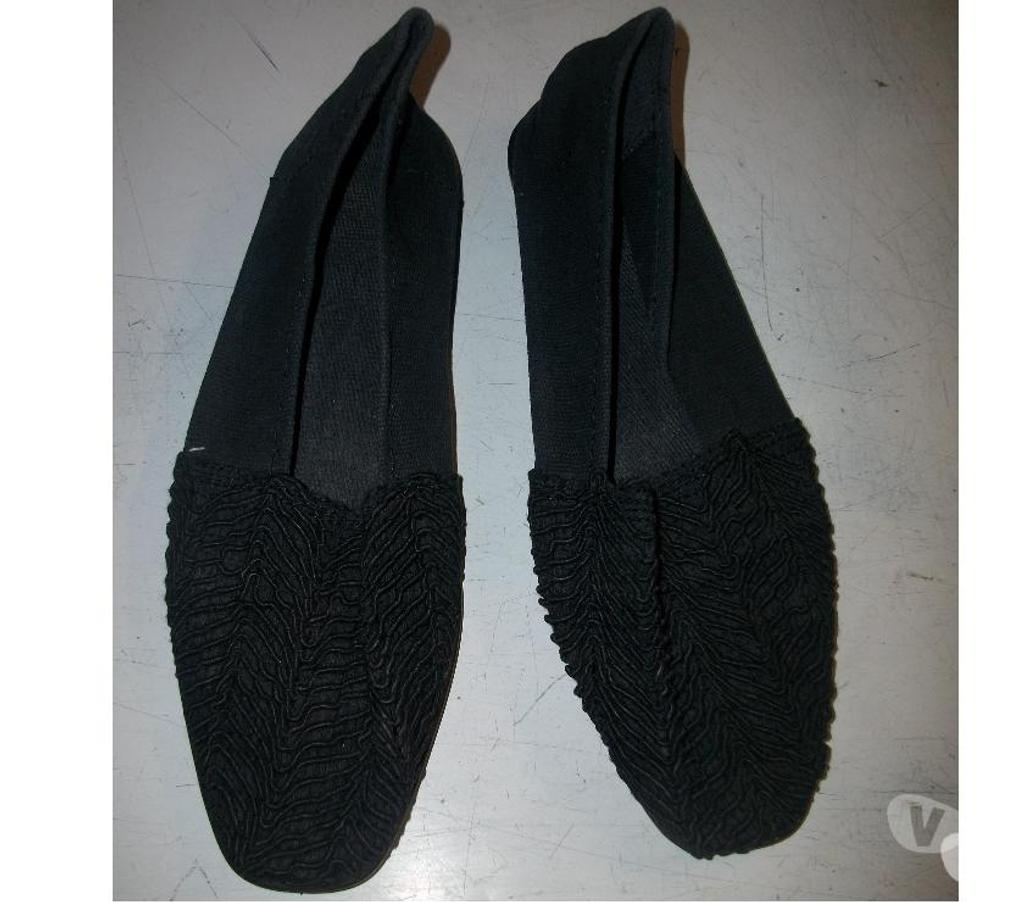 Chaussures Bas-Rhin Bouxwiller - 67330 - Photos Vivastreet Ballerines Noir devant Tressé pointure 38 -neuves- à 3,50 €