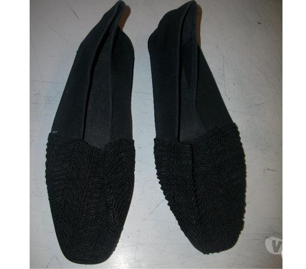 Chaussures Bas-Rhin Bouxwiller - 67330 - Photos Vivastreet Ballerines Noir devant Tressé pointure 38 -neuves- à 3,50 €