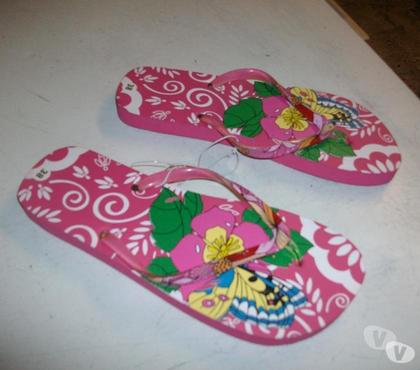 Chaussures et bottes occasion Bouxwiller Bas-Rhin - Photos Vivastreet Tongs Fuchsia imprimé Papillons pointure 38-neufs- à 3 €