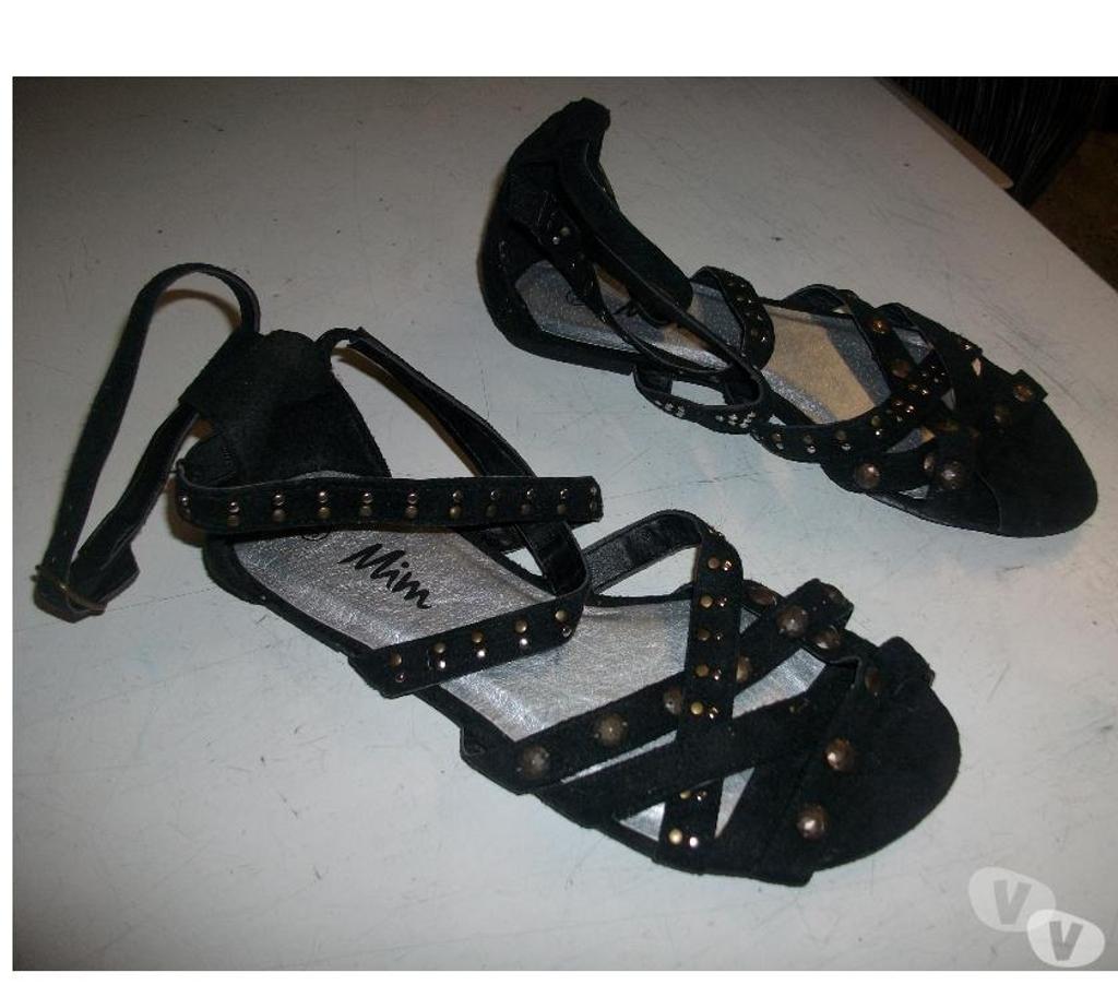 Chaussures Bas-Rhin Bouxwiller - 67330 - Photos Vivastreet Paires Sandales croisées Noir pt 38-neuves- à 5 €