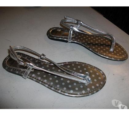 Chaussures et bottes occasion Bouxwiller Bas-Rhin - Photos Vivastreet Sandales entredoigts Argentés pt 38-neuves