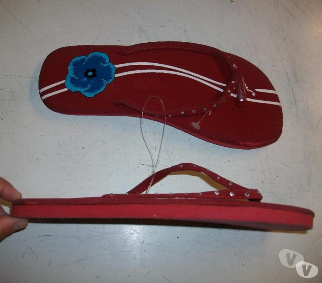 Chaussures Bas-Rhin Bouxwiller - 67330 - Photos Vivastreet Tongs Rouge incrustation brillantes pt 38 -neufs- à 2,50 €