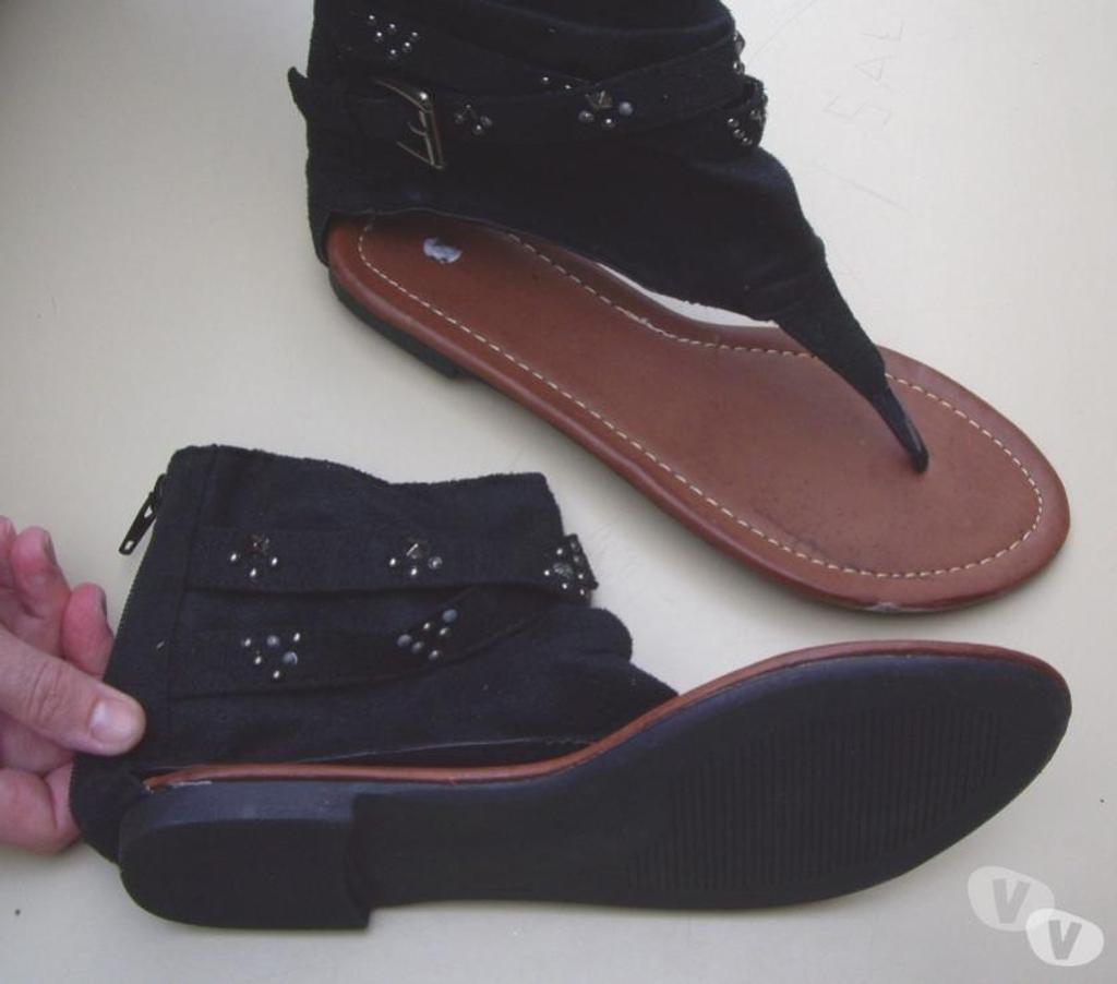 Chaussures Bas-Rhin Bouxwiller - 67330 - Photos Vivastreet Entredoigts montants Noir à incrustations pt 38-neufs