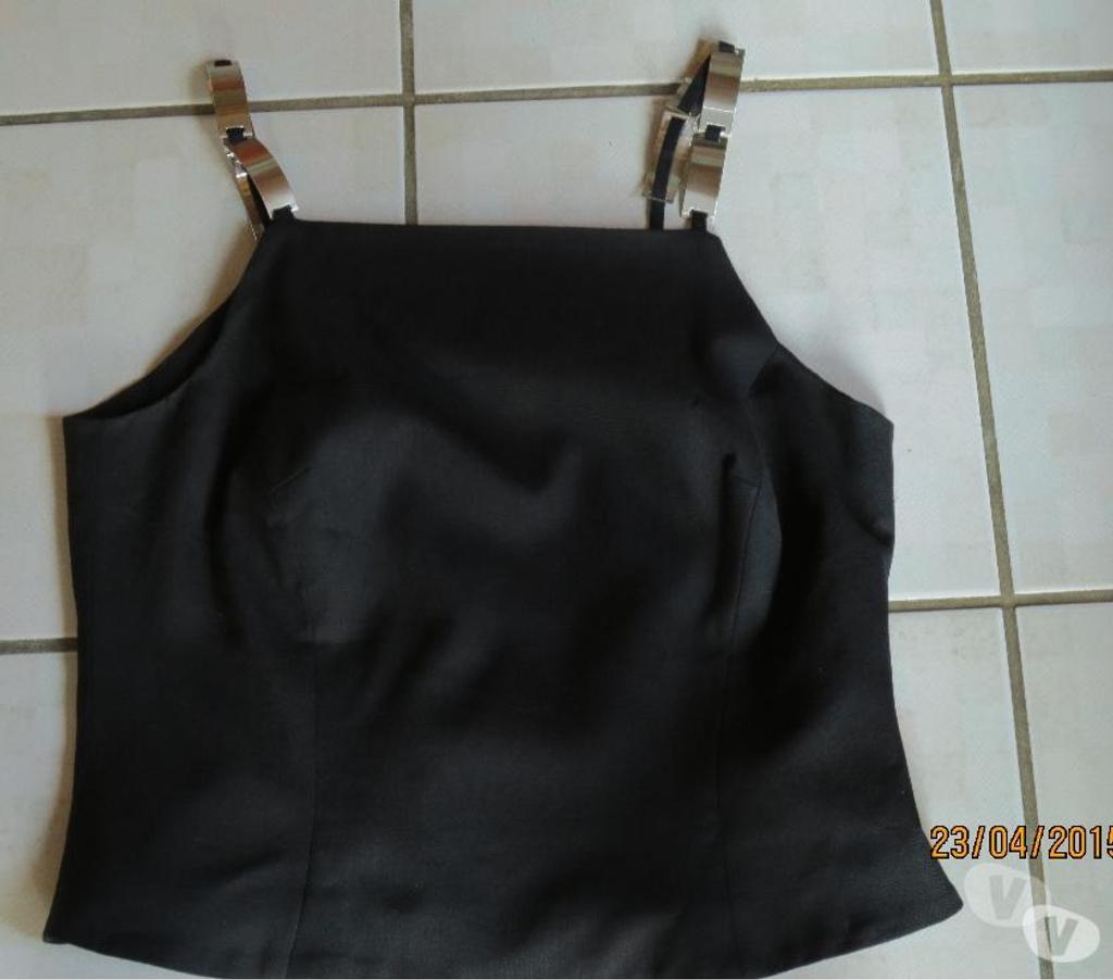 Vêtements occasion Haut-Rhin Neuf Brisach - 68600 - Photos Vivastreet top taille 12 US soit 42 France JACKIE BERNARD
