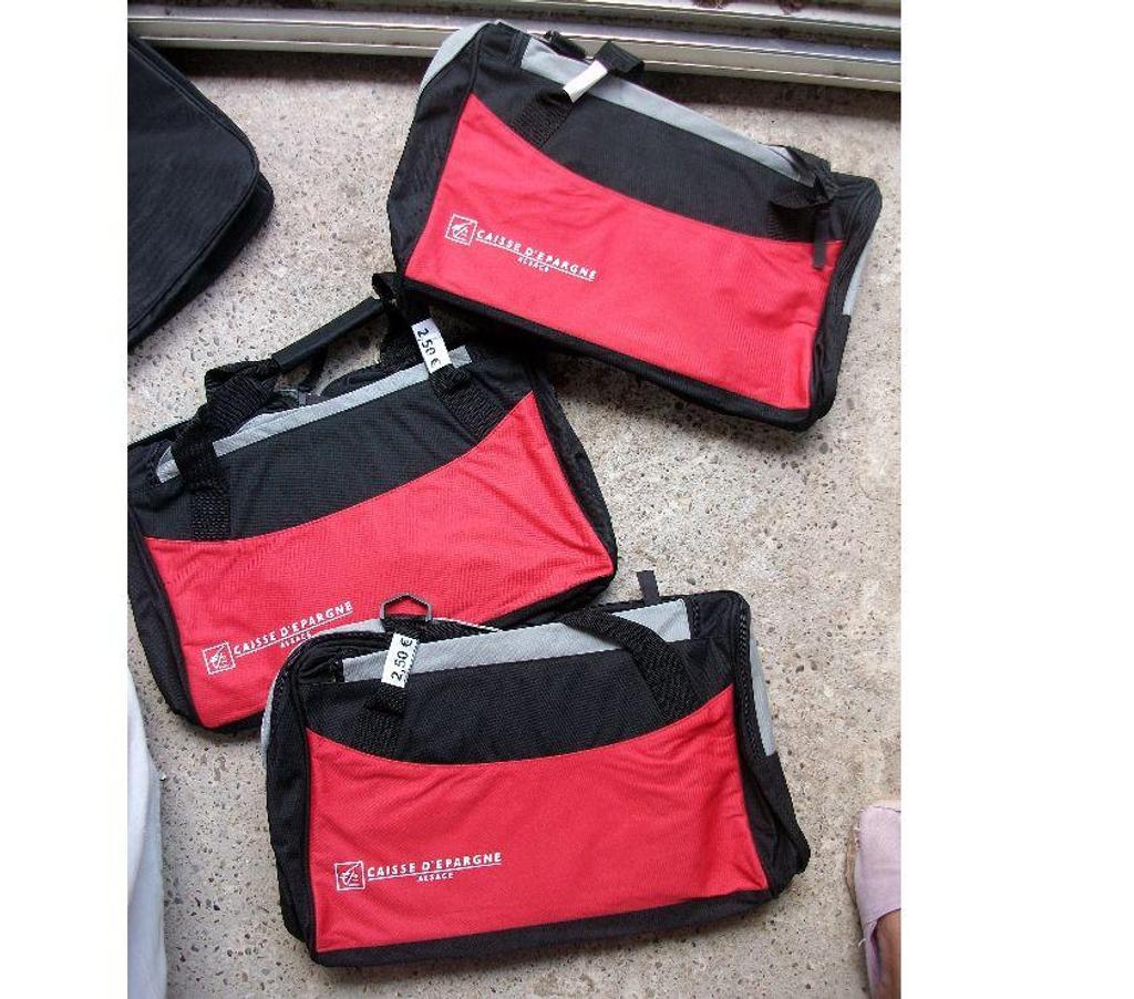 Accessoires - Bagagerie Bas-Rhin Bouxwiller - 67330 - Photos Vivastreet Sacs de VOYAGE de 1 € à 3 €