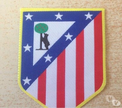 Matériel de sport Carnon Hérault - Photos Vivastreet écusson football club atletico de madrid 8x6 cm