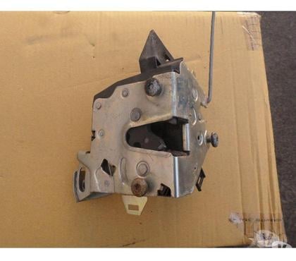 Pièces détachées auto Perpignan Perpignan - Photos Vivastreet GACHE DE PORTE BMW E39