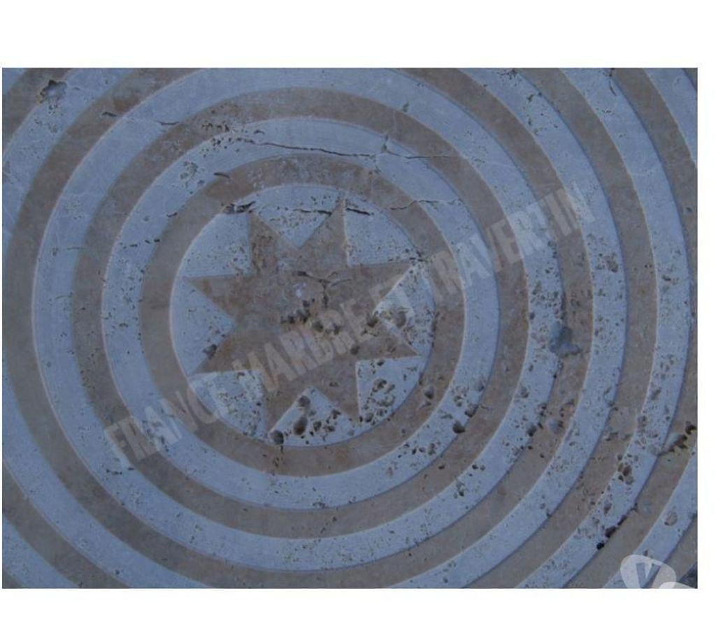 Décoration - art Var Forcalqueiret - 83136 - Photos Vivastreet Travertin Classique Beige Gravure Décor 30,5x30,5 cm